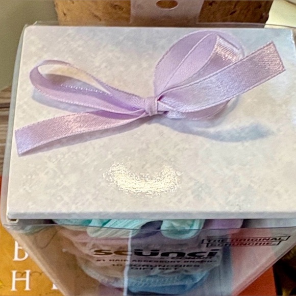 ✨ Scünci by Conair 10-Pack Scrunchies Gift Set – Glam Sparkle & Shine (NIB) Gift - Picture 4 of 5